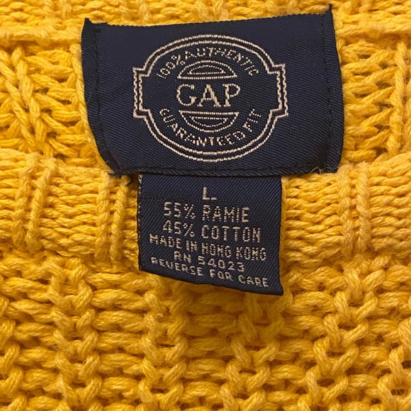 Oversized Knitted Yellow Sweater - Picture 2 of 2